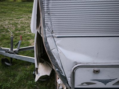 Bouraný karavan