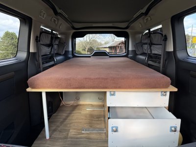 Toyota Proace Verso se stanovou střechou a vestavbou Fullvans